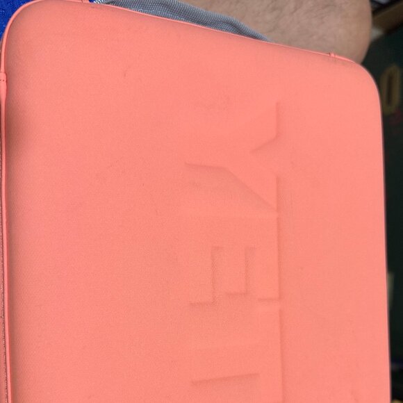 YETI Daytrip Lunch Box Coral - Picture 7 of 16